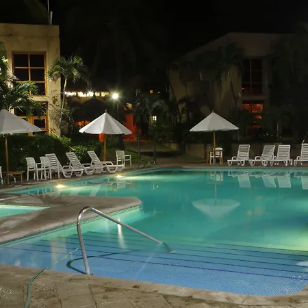Villas El Rancho Green Resort-3